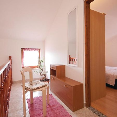 Lovely Apartment In Rovinj With Kitchen Exteriör bild