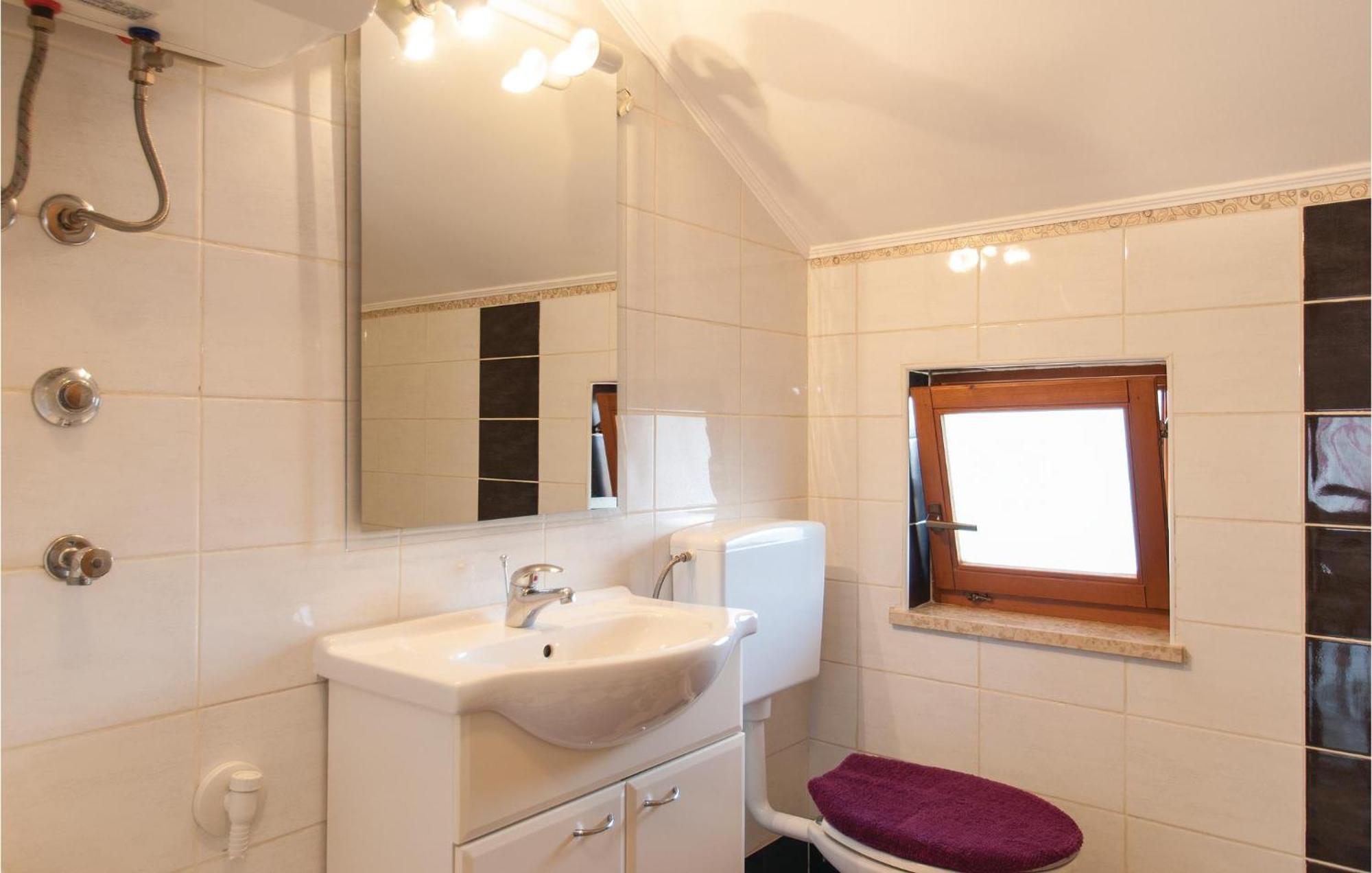 Lovely Apartment In Rovinj With Kitchen Exteriör bild